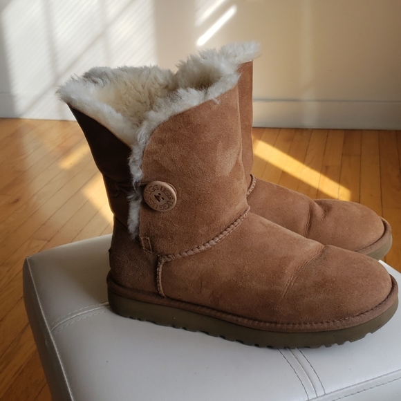 Ugg Bailey Button Boots - Picture 7 of 7
